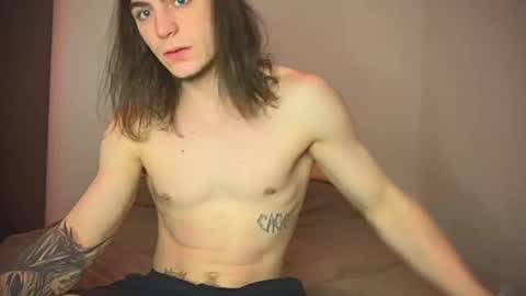 Snapshot of sly_gus chatting on February 17, 6:15 pm Gus online show from February 17, 6:15 pm