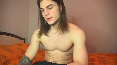 Snapshot of sly_gus chatting on February 6, 7:29 pm Gus online show from February 6, 7:29 pm