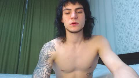 Snapshot of sly_gus chatting on October 18, 3:50 pm Gus online show from October 18, 3:50 pm