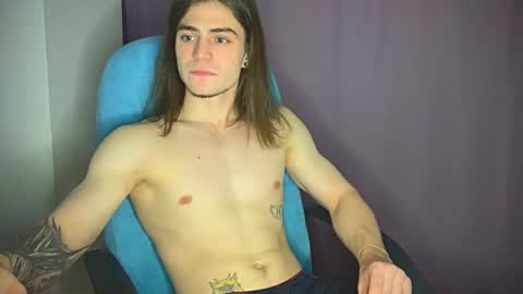 Snapshot of sly_gus chatting on January 6, 5:27 pm Gus online show from January 6, 5:27 pm