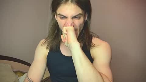 Snapshot of sly_gus chatting on February 3, 5:35 pm Gus online show from February 3, 5:35 pm