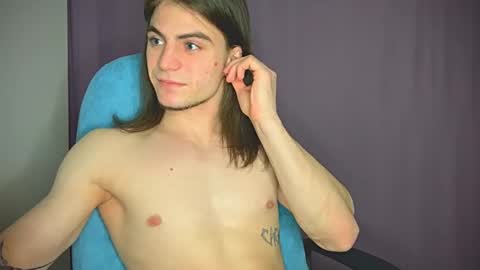 Snapshot of sly_gus chatting on January 13, 6:16 pm Gus online show from January 13, 6:16 pm