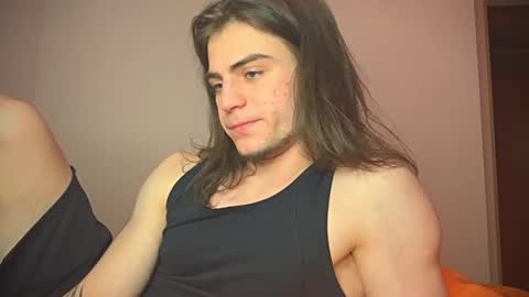 Snapshot of sly_gus chatting on February 2, 2:56 pm Gus online show from February 2, 2:56 pm