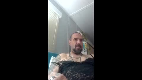 smallbutluvsbig online show from February 18, 11:19 am