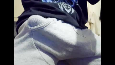 Small Hairy Uncut online show from December 4, 5:31 pm