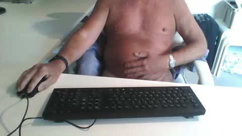Snapshot of smilesnsmiles chatting on March 12, 11:42 am George online show from March 12, 11:42 am
