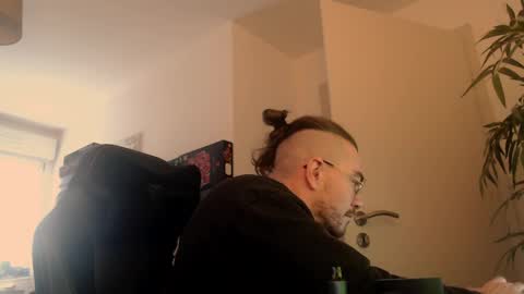 AllDayIDream online show from February 7, 9:37 am