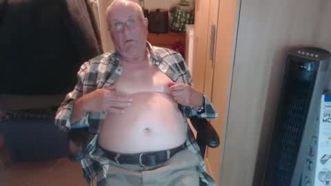 Snapshot of smoothmutton chatting on October 7, 6:01 pm smoothmutton online show from October 7, 6:01 pm
