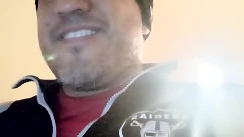 Snapshot of smoothstrik3r chatting on October 9, 1:27 pm smoothstrik3r online show from October 9, 1:27 pm