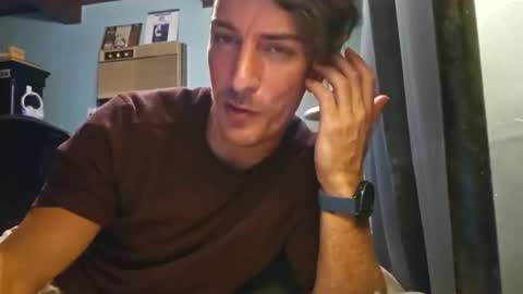 Snackyyyy online show from April 26, 1:14 am