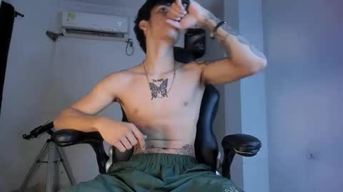 Snapshot of snakebutterfly chatting on September 19, 8:26 am snakebutterfly online show from September 19, 8:26 am
