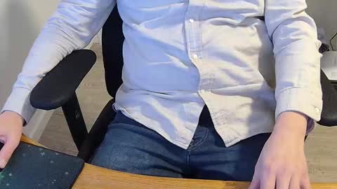 Sneakybill online show from January 18, 8:44 pm