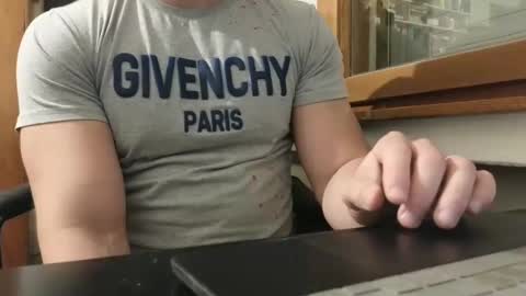 luca -   online show from January 19, 8:30 pm