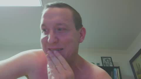 Southernblueyes online show from March 12, 8:27 pm