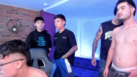 Gabo Lucas and Justin online show from April 20, 8:44 pm