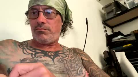 specter1972 online show from April 25, 2:25 pm