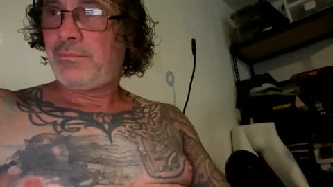 specter1972 online show from June 8, 11:39 pm