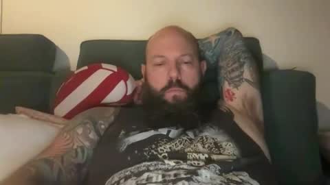 Beard Guy online show from December 5, 2:13 pm