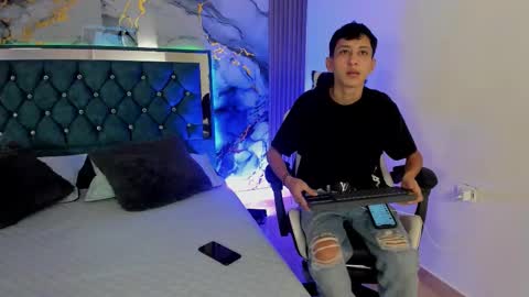 spicyslim_ online show from January 17, 7:27 pm