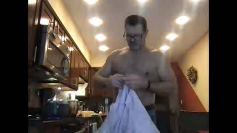 spike69old online show from February 3, 6:39 pm