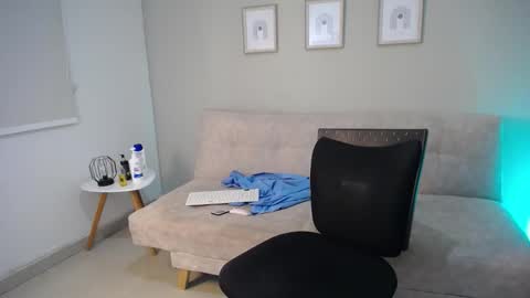 Snapshot of spike_spigell chatting on October 9, 11:20 pm Spike Spigell online show from October 9, 11:20 pm