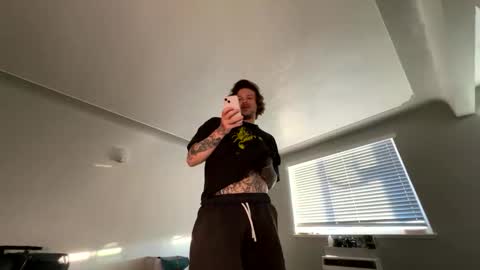 Keepscrolling online show from November 25, 11:07 pm