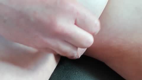 Snapshot of spreet21 chatting on October 7, 2:10 pm MicroClit online show from October 7, 2:10 pm