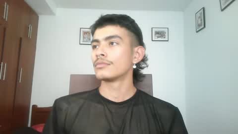 Snapshot of srcejotas chatting on February 21, 7:43 pm sorry mom online show from February 21, 7:43 pm