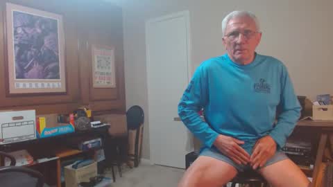 Snapshot of srtxshow chatting on March 4, 3:48 pm srtxshow online show from March 4, 3:48 pm