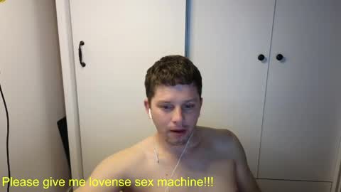 st1vemaster01 online show from May 1, 4:31 pm