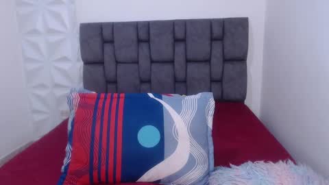 Julian and Andres online show from December 6, 12:45 am