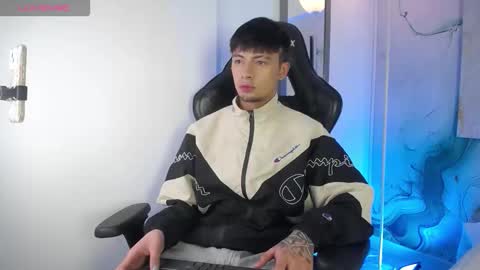 Steev online show from March 10, 3:56 am