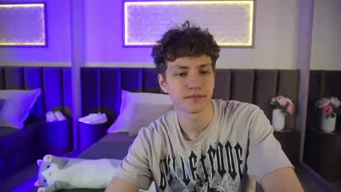 Esrefan online show from April 23, 7:49 pm