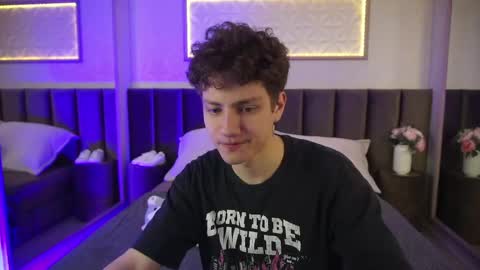 Esrefan online show from April 24, 8:33 pm