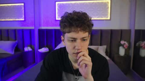 Esrefan online show from March 27, 7:48 pm