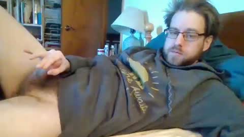 Snapshot of sterben13v chatting on March 8, 12:39 pm Ian23602 online show from March 8, 12:39 pm