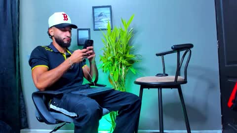 Snapshot of stev_velez chatting on October 19, 2:20 pm Steve online show from October 19, 2:20 pm