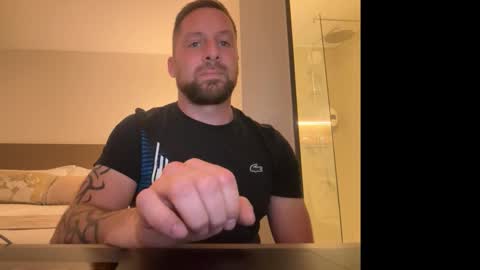 Snapshot of steve897819 chatting on October 5, 2:43 pm steve897819 online show from October 5, 2:43 pm