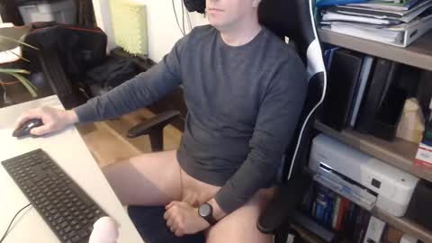 steve_oo8 online show from March 24, 11:37 am