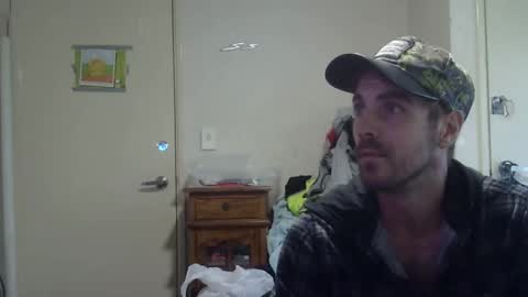 Snapshot of steveaussie chatting on February 4, 2:39 am Australian420 online show from February 4, 2:39 am