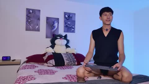 Stevenn online show from June 7, 3:57 am