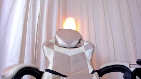 Steven online show from December 4, 8:43 am