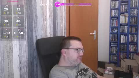 Snapshot of still_alive1985 chatting on October 2, 7:01 am Oliver online show from October 2, 7:01 am