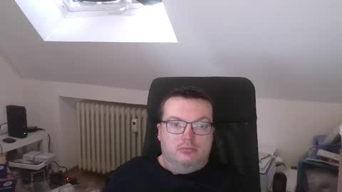 Oliver online show from March 27, 8:07 am