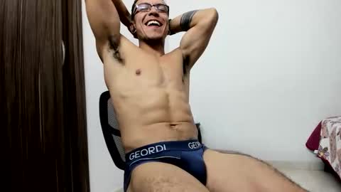 stiven_trainer online show from March 26, 2:37 am