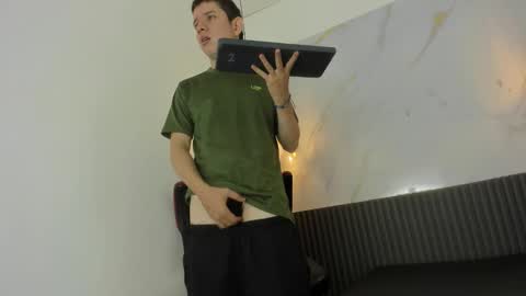 stivenballs online show from March 18, 7:06 pm