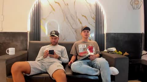 friends online show from March 17, 5:54 am