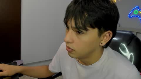 Stiwen online show from October 29, 2:42 pm