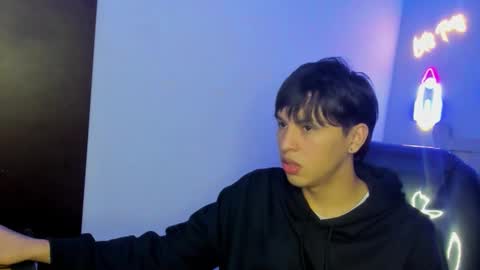 Snapshot of stiwentwink chatting on October 7, 1:26 pm Stiwen online show from October 7, 1:26 pm