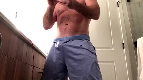 stlhotwifeguy online show from January 1, 5:55 pm